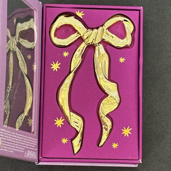 NEW ANTHROPOLOGIE CANDLE CHARM GOLD BOW JEWELRY DECOR GIFT BOX ROMANTIC PRETTY - Picture 3 of 8